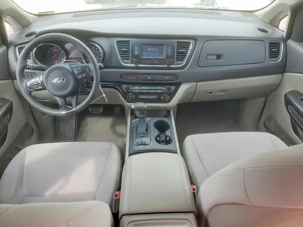 KNDMA5C13H6279694 2017 KIA SEDONA - Image 8