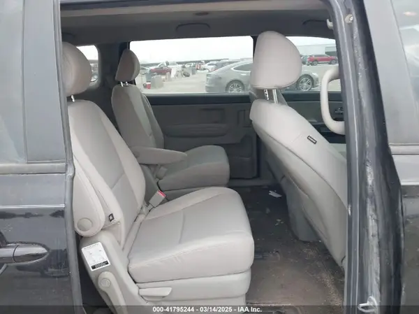 KNDMA5C13H6280733 2017 KIA SEDONA - Image 8