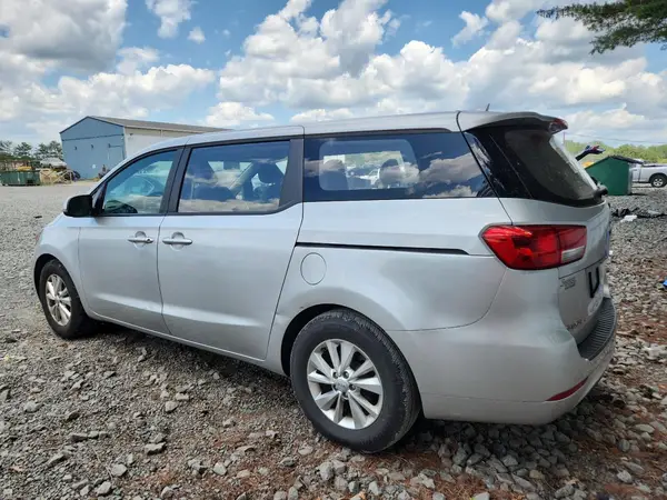 KNDMA5C13H6284071 2017 KIA SEDONA - Image 2