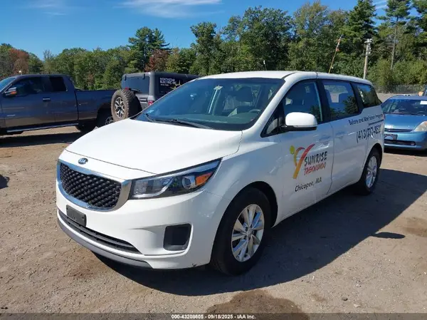 KNDMA5C13J6409818 2018 KIA SEDONA - Image 2