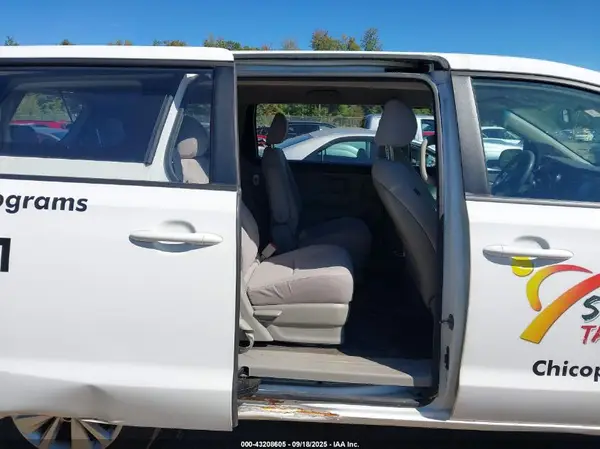KNDMA5C13J6409818 2018 KIA SEDONA - Image 8