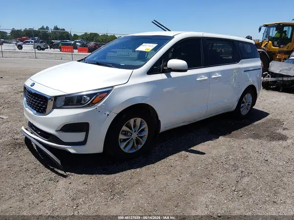 KNDMA5C13L6645680 2020 KIA SEDONA - Image 2