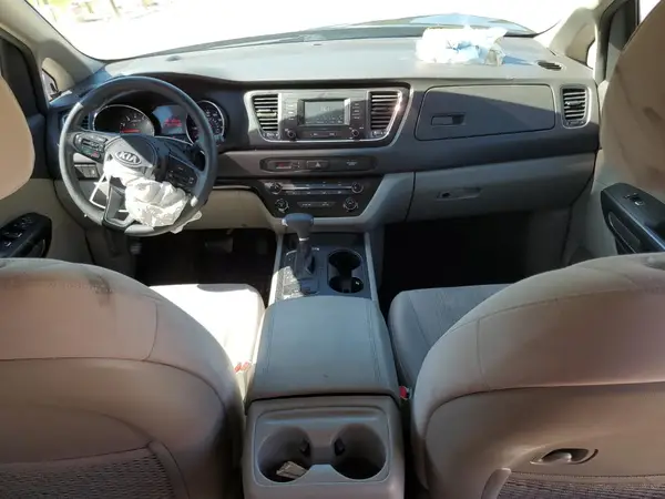 KNDMA5C14H6257641 2017 KIA SEDONA - Image 8