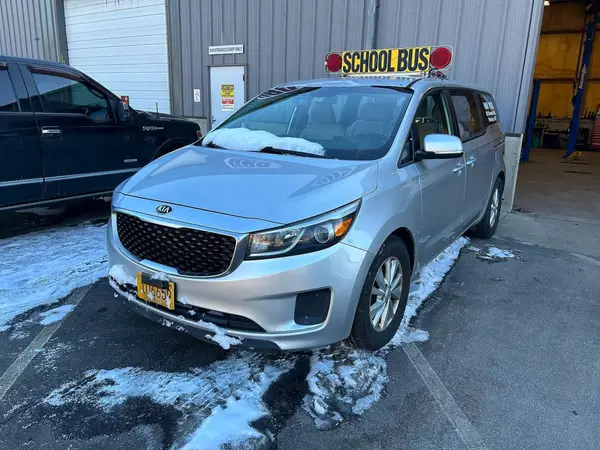 KNDMA5C14H6259678 2017 KIA SEDONA - Image 2