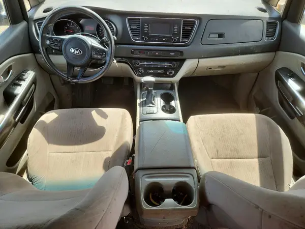 KNDMA5C14H6261916 2017 KIA SEDONA - Image 8