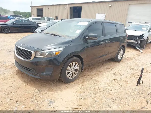 KNDMA5C14H6279641 2017 KIA SEDONA - Image 2