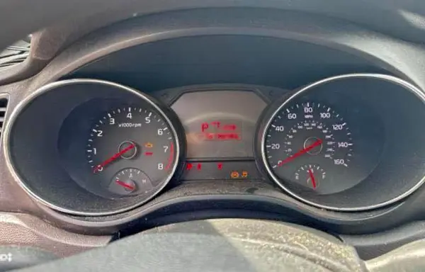 KNDMA5C14H6284063 2017 KIA SEDONA - Image 8