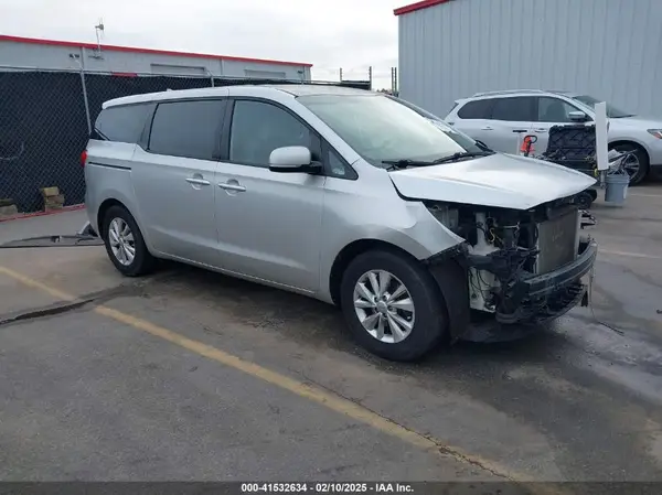 KNDMA5C14H6285021 2017 KIA SEDONA - Image 1