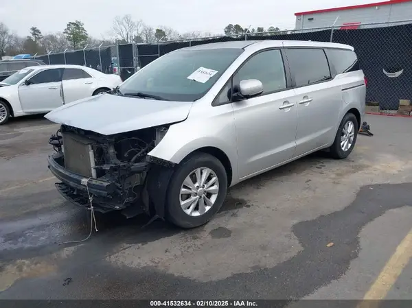 KNDMA5C14H6285021 2017 KIA SEDONA - Image 2