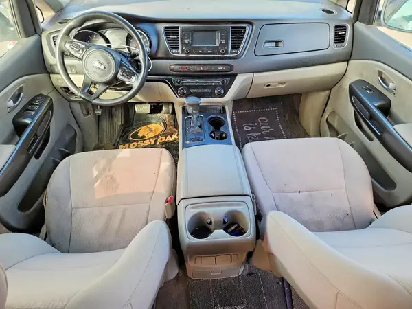KNDMA5C14H6285617 2017 KIA SEDONA - Image 8