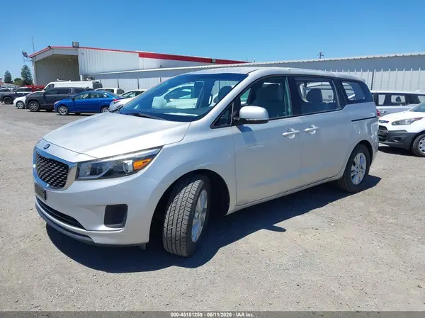 KNDMA5C14J6376442 2018 KIA SEDONA - Image 2