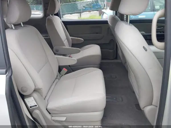 KNDMA5C14K6518452 2019 KIA SEDONA - Image 8