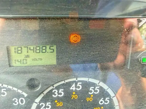 KNDMA5C15G6104796 2016 KIA SEDONA - Image 8