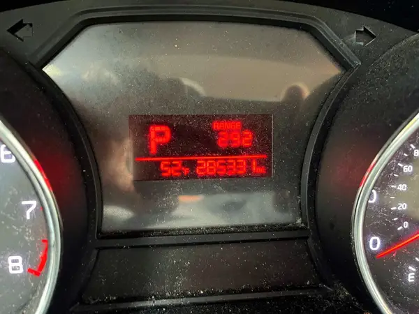 KNDMA5C15G6104801 2016 KIA SEDONA - Image 8