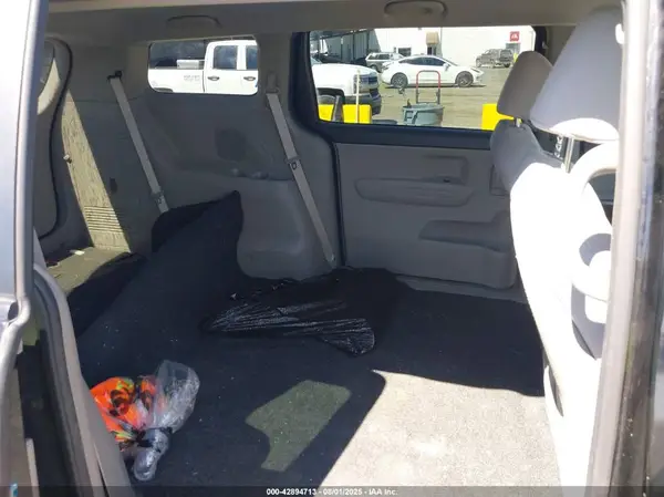 KNDMA5C15G6113143 2016 KIA SEDONA - Image 8