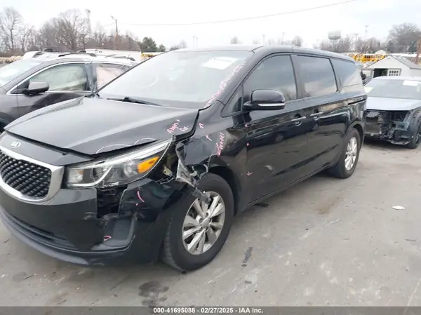 KNDMA5C15G6168708 2016 KIA SEDONA - Image 2