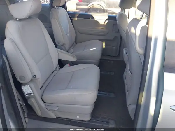 KNDMA5C15G6172242 2016 KIA SEDONA - Image 8
