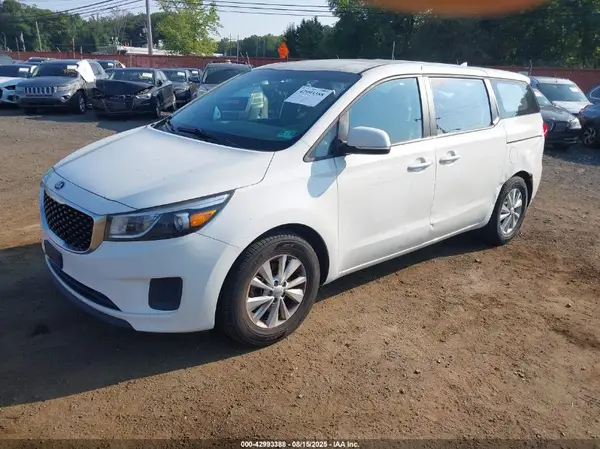 KNDMA5C15G6180681 2016 KIA SEDONA - Image 2