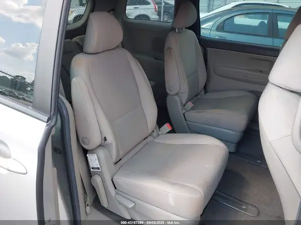 KNDMA5C15G6206471 2016 KIA SEDONA - Image 8