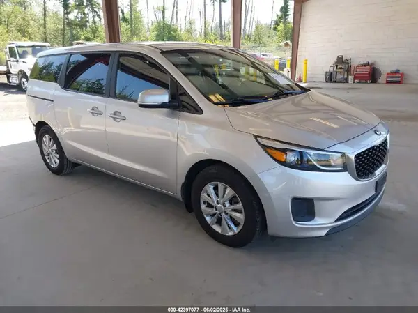 KNDMA5C15H6258927 2017 KIA SEDONA - Image 1