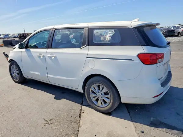 KNDMA5C15H6272911 2017 KIA SEDONA - Image 2