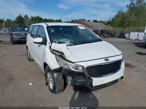 KNDMA5C15H6279695 2017 KIA SEDONA - Image 1