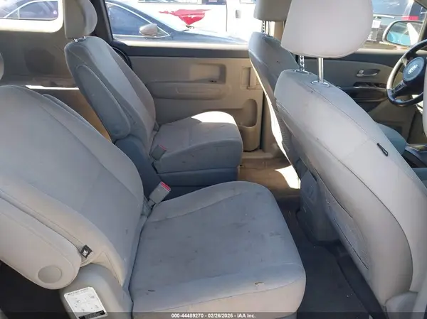 KNDMA5C15H6282855 2017 KIA SEDONA - Image 8