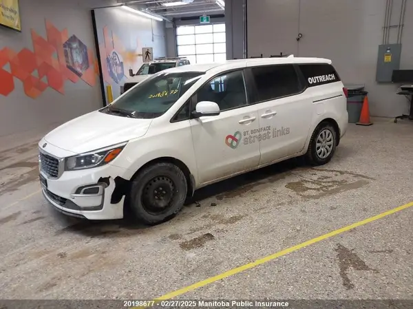 KNDMA5C15K6554831 2019 KIA SEDONA - Image 2