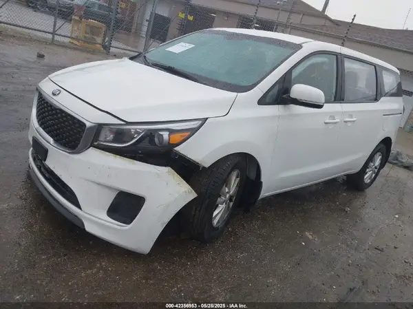 KNDMA5C16G6112650 2016 KIA SEDONA - Image 2
