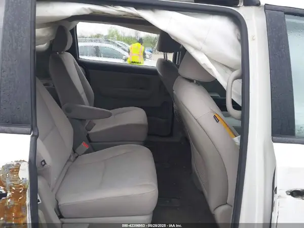 KNDMA5C16G6112650 2016 KIA SEDONA - Image 8
