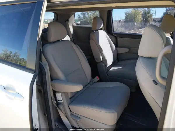 KNDMA5C16G6173934 2016 KIA SEDONA - Image 8