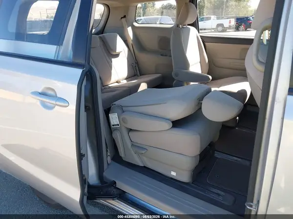 KNDMA5C16J6404225 2018 KIA SEDONA - Image 8