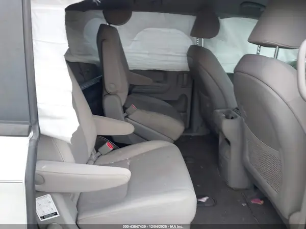 KNDMA5C17G6174588 2016 KIA SEDONA - Image 8