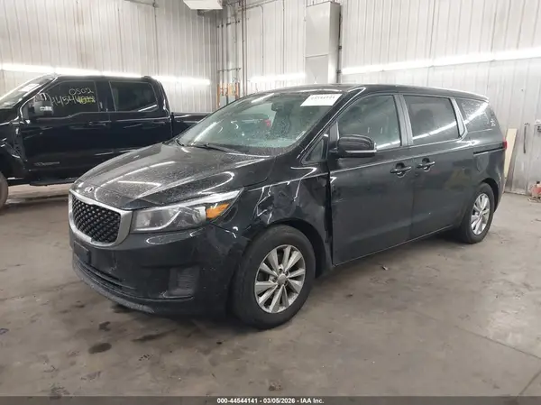 KNDMA5C17G6184215 2016 KIA SEDONA - Image 2