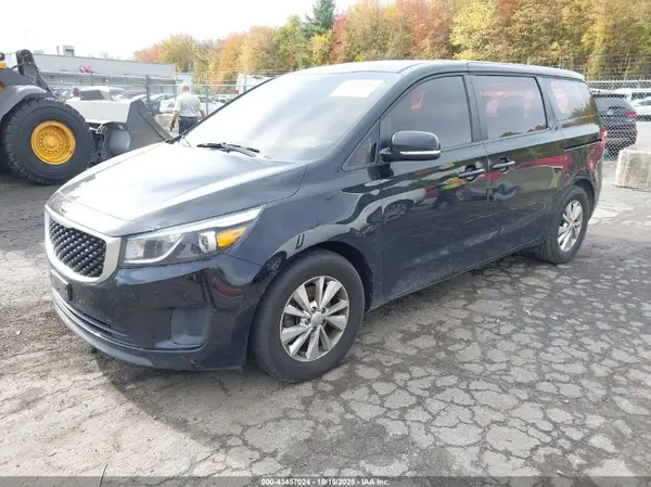 KNDMA5C17H6272571 2017 KIA SEDONA - Image 2