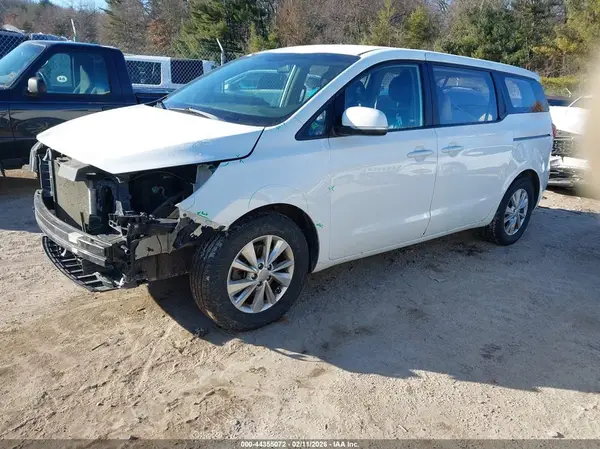 KNDMA5C17H6273462 2017 KIA SEDONA - Image 2