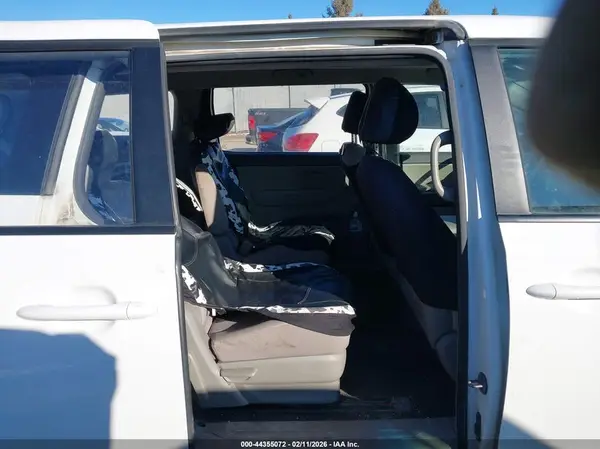 KNDMA5C17H6273462 2017 KIA SEDONA - Image 8