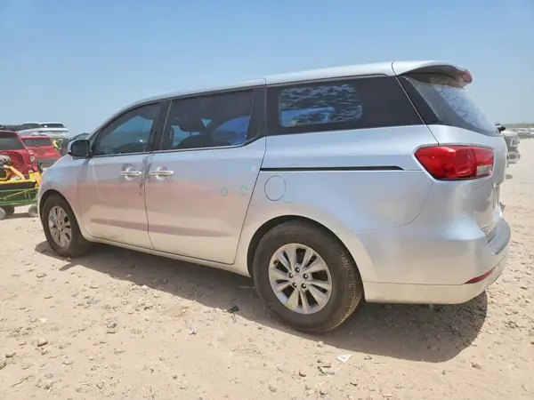 KNDMA5C17H6279522 2017 KIA SEDONA - Image 2