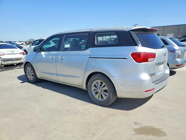 KNDMA5C17H6279570 2017 KIA SEDONA - Image 2