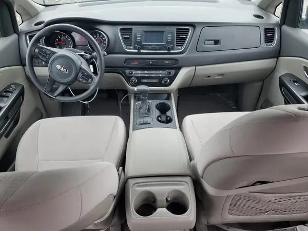 KNDMA5C17H6284123 2017 KIA SEDONA - Image 8