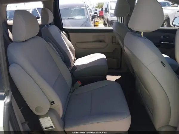 KNDMA5C17J6406226 2018 KIA SEDONA - Image 8