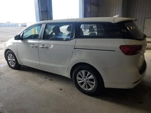 KNDMA5C17J6408784 2018 KIA SEDONA - Image 2