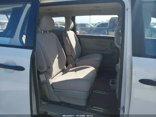 KNDMA5C18G6106932 2016 KIA SEDONA - Image 8