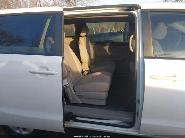 KNDMA5C18G6144824 2016 KIA SEDONA - Image 8