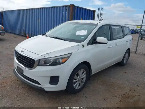 KNDMA5C18G6150381 2016 KIA SEDONA - Image 2