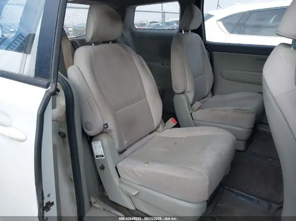 KNDMA5C18G6150381 2016 KIA SEDONA - Image 8