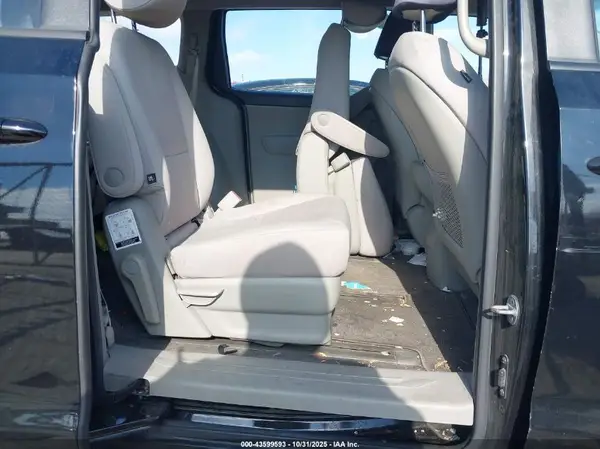 KNDMA5C18G6151191 2016 KIA SEDONA - Image 8