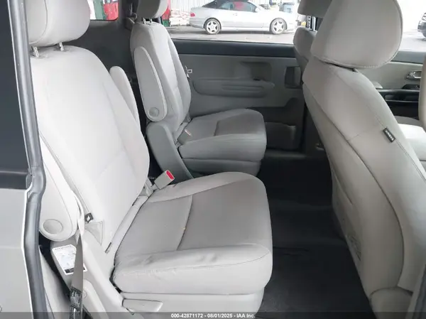 KNDMA5C18G6168170 2016 KIA SEDONA - Image 8