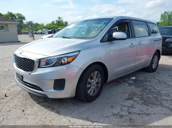 KNDMA5C18H6258467 2017 KIA SEDONA - Image 2