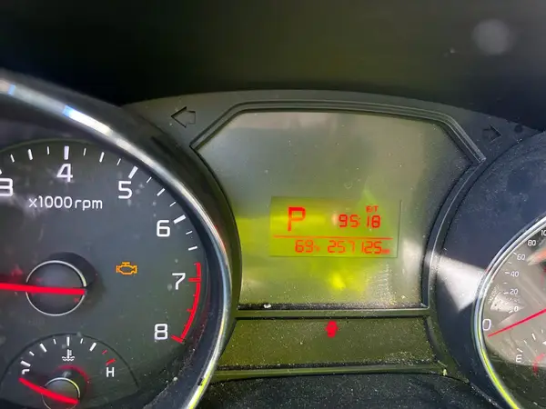 KNDMA5C18H6259666 2017 KIA SEDONA - Image 8